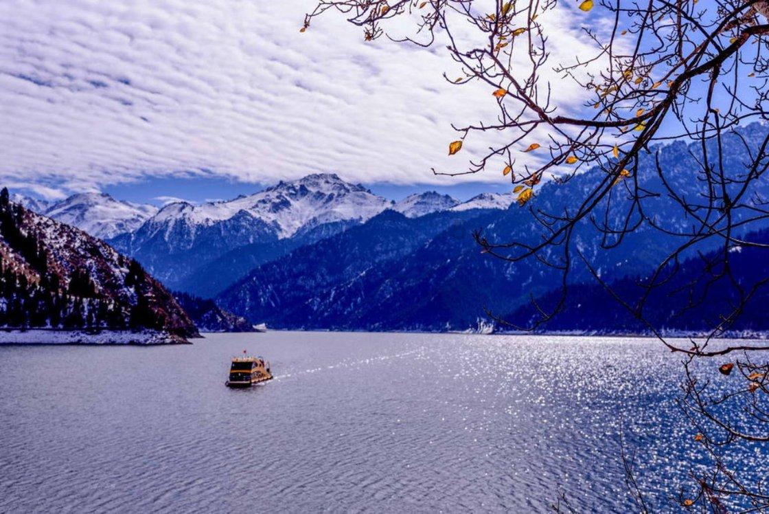 三十岁的亚马逊,遭遇淘宝式困境